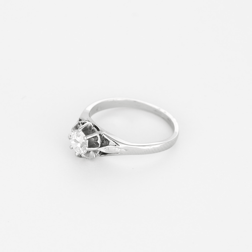 Bague 51 Bague solitaire en or gris et diamant 58 Facettes DV28217-1