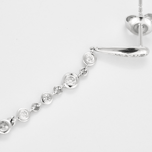 Boucles d'oreilles Paire de Pendants d'oreilles en or 14K et petits diamants 58 Facettes DV16843-20