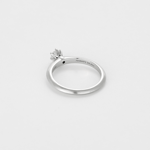 Bague 51.5 Tiffany & Co. Bague solitaire en platine et diamant 0.20 carat 58 Facettes DV28583-1