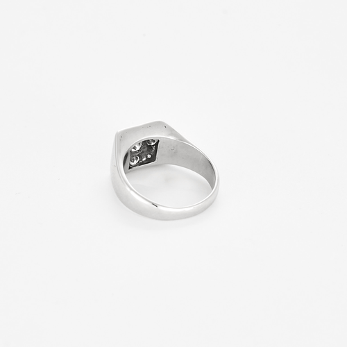 Bague 52 Elégante bague de type chevalière en or blanc et diamants 58 Facettes DV27468-68-52-1