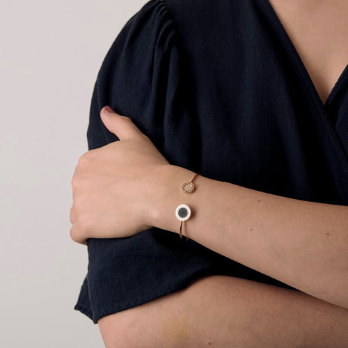 Bracelet BVLGARI - Bvlgari Bvlgari - Bracelet jonc ouvert en or jaune, onyx et diamants 58 Facettes DV27778-1