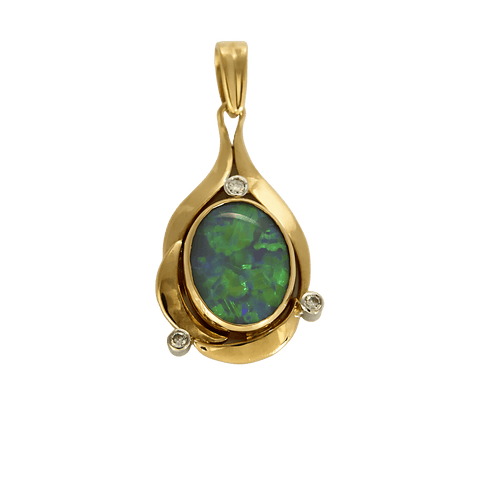 Pendentif Pendentif en or jaune, opale à fond noir et petits diamants 58 Facettes DV28167-1