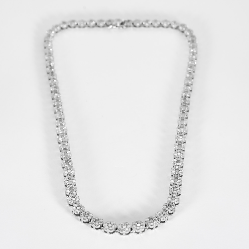 Collier en Or blanc et diamants : 13 carats 58 Facettes DV31073-1
