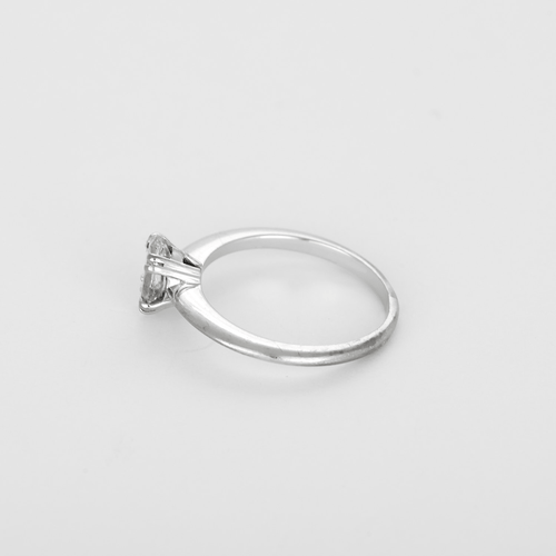 Bague 56 Bague solitaire en or gris et diamant navette 0.95 carat environ 58 Facettes DV20543-7