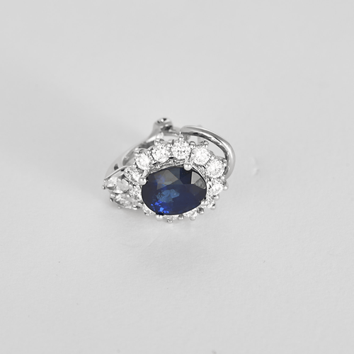 Boucles d'oreilles Paire de boucles d'oreilles en or gris, saphirs et diamants 58 Facettes DV16843-6