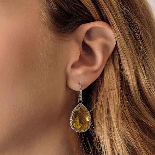Boucles d'oreilles Paire de Pendants d'oreilles en or gris, quartz lemon et diamants 58 Facettes DV16843-14