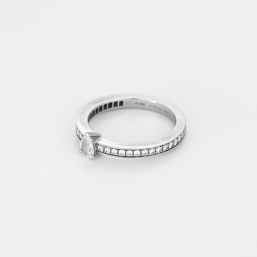Bague 50 Chaumet -Eclat d'Eternité  - Bague en platine, diamant poire 0.18 carat environ. 58 Facettes DV22486-8