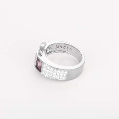 Bague 50 PIAGET - Miss Protocole - Bague en or gris , saphir rose et diamants 58 Facettes DV10300-1
