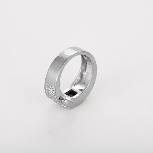 Bague 50 PIAGET - Miss Protocole - Bague en or gris , saphir rose et diamants 58 Facettes DV10300-1