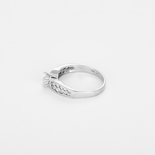 53.5 Bague en Or blanc 18k Diamants 58 Facettes DV31233-2