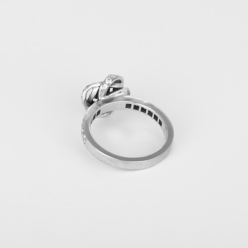 BOUCHERON - Pivoine - Bague en or blanc, diamants