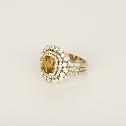 Bague en platine , citrine et diamants