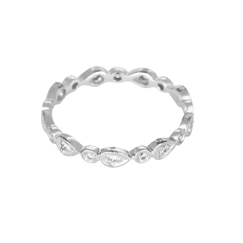 Alliance en or blanc et diamants