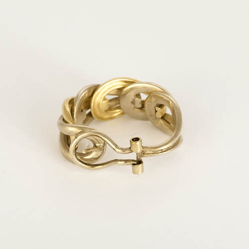 Boucles d'oreilles Christofle - Paire de Boucles d'Oreilles en or jaune 18K (750 millièmes) et argent ( 925 millièmes) à maille chevrons alternés d'attaches godronnées 58 Facettes DV31712-9