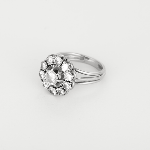 Bague 52 Bague à motif rayonnant en platine et or gris, diamants 58 Facettes DV32097-2