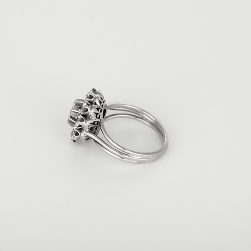 Bague 52 Bague à motif rayonnant en platine et or gris, diamants 58 Facettes DV32097-2
