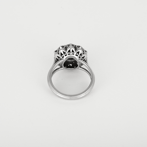 Bague 52 Bague à motif rayonnant en platine et or gris, diamants 58 Facettes DV32097-2