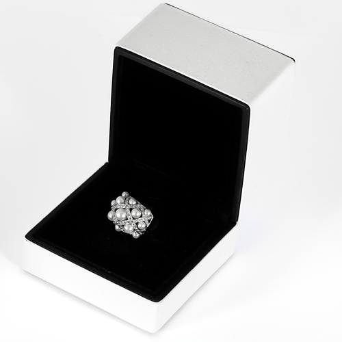 Bague 50.5 Chanel - Baroque - Bague dôme en or blanc, diamants : 0,80 carat et perles 58 Facettes DV32151-1