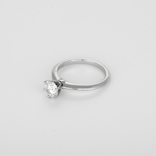 Bague 52 TIFFANY - Bague solitaire en platine et diamant 0.90 carat 58 Facettes DV32074-1