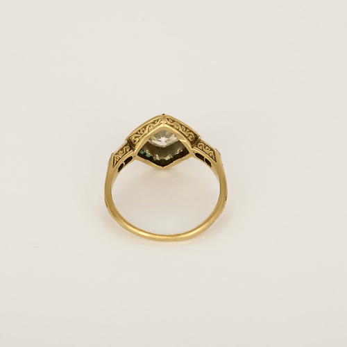 Bague 54 PIAGET - Possession - Anneau en or gris et diamants 58 Facettes DV32076-1