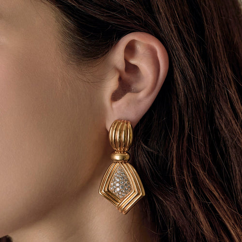 BOUCHERON - Rares Pendants d'oreilles en or jaune 18k et diamants. Vintage. Années 1980. 58 Facettes DV32487-1