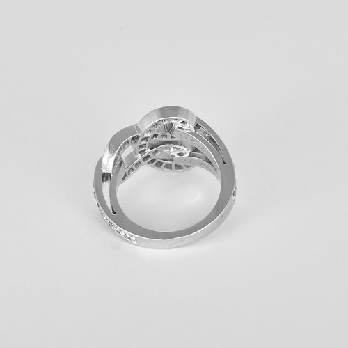 52 Cartier - Agrafe - Bague  en or blanc et diamants 58 Facettes DV31450-39