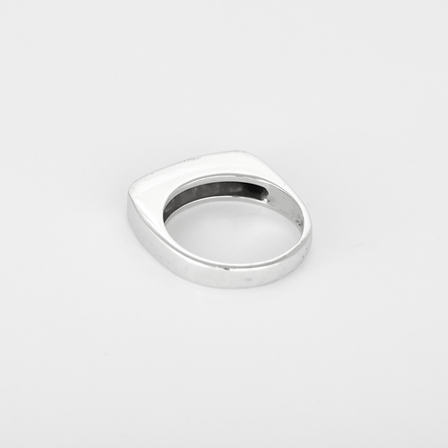 53 Bague en or blanc, et diamants de taille princesse : 0,50 carat 58 Facettes DV0665-10