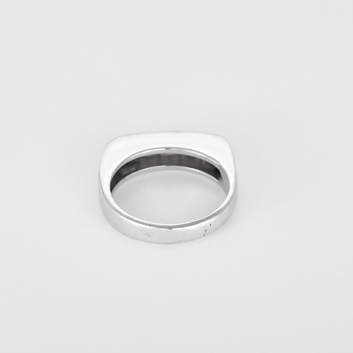 53 Bague en or blanc, et diamants de taille princesse : 0,50 carat 58 Facettes DV0665-10