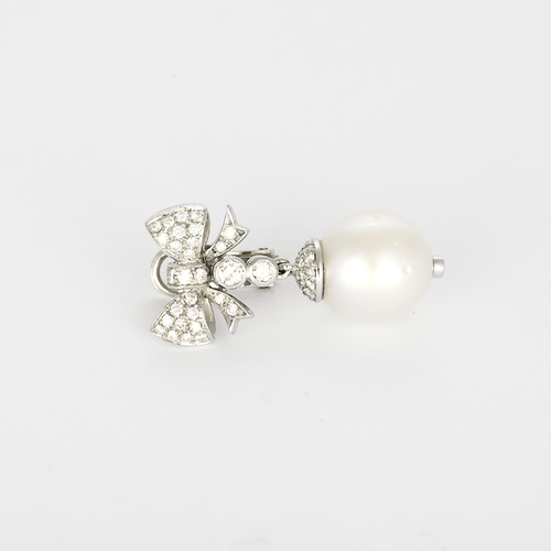 Boucles d'oreilles en or blanc, perles de cultures et diamants : 0,80 carat 58 Facettes DV31450-48