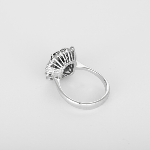 53 Bague marguerite, topaze : 2,50 carats et diamants : 0,70 carat 58 Facettes DV31450-22