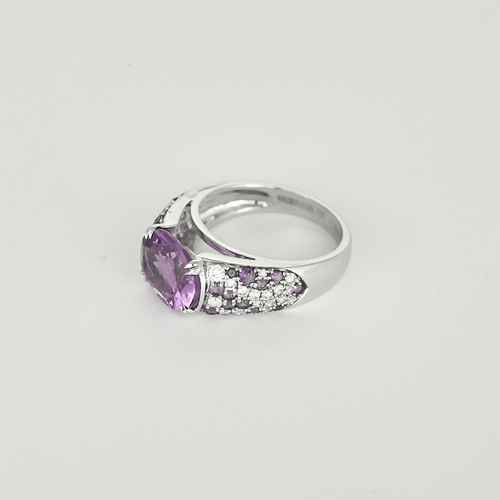52 Mauboussin - Plaisir d'amour - Bague en or blanc, améthyste et diamants 58 Facettes DV32524-3