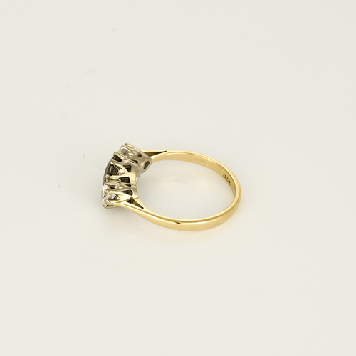 Bague en or gris saphir et diamants