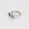 Charmante Bague en or gris et diamants.