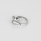Charmante Bague en or gris et diamants.
