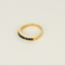 Élégante bague jonc en or jaune et saphirs calibrés