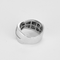 Bague en or blanc, diamants et diamants noirs