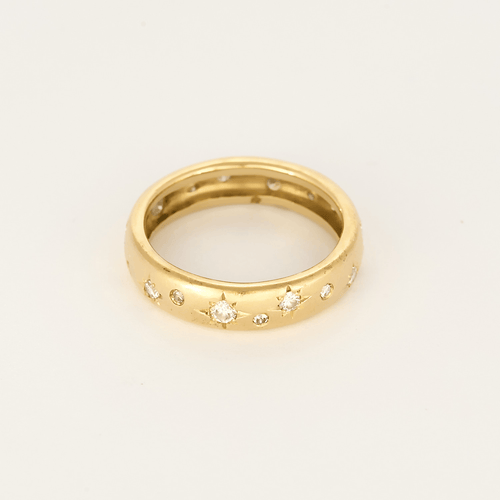 62 Bague jonc en or jaune, diamants, serti étoilé 58 Facettes DV33707-5