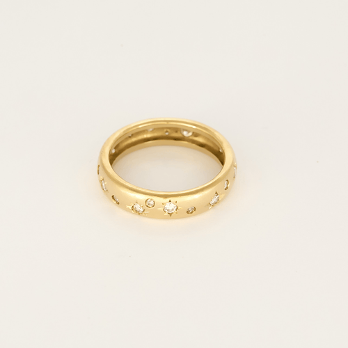 62 Bague jonc en or jaune, diamants, serti étoilé 58 Facettes DV33707-5