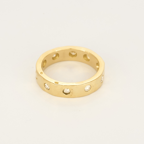 62 Bague jonc en or jaune martelé et diamants : 1 carat environ 58 Facettes DV33707-4