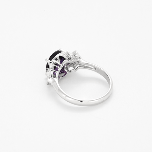 Bague en or blanc, améthyste et diamants 58 Facettes DV5707-18-535-5