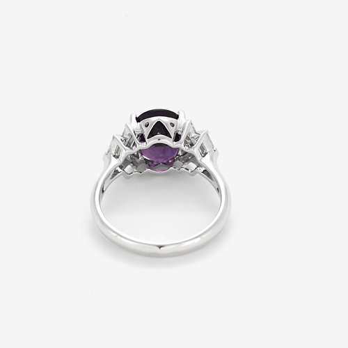 Bague en or blanc, améthyste et diamants 58 Facettes DV5707-18-535-5