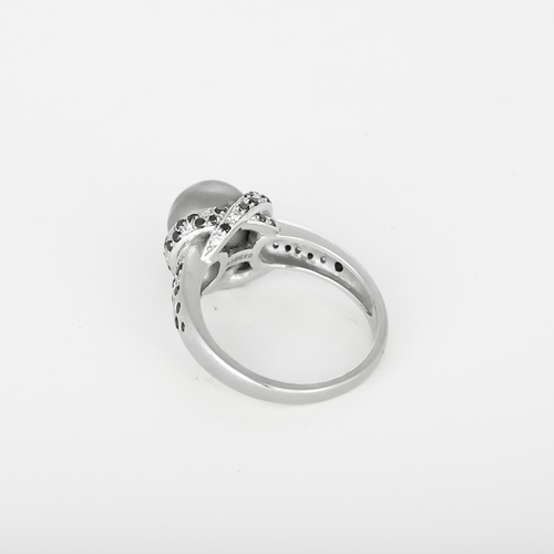 58 Mauboussin - Caviar d'amour - Bague en or blanc, perle de culture, diamants noirs et diamants blancs 58 Facettes DV33838-1