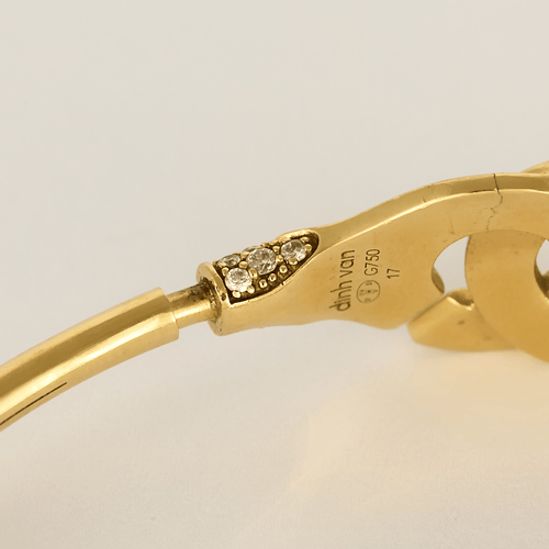 DINH VAN - Menottes R12 - Élégant bracelet en or jaune et diamants 58 Facettes DV33748-1