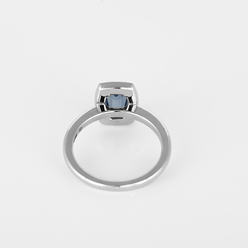 54.5 Bague en or blanc, saphirs : 1,30 carat et diamants : 0,30 carat 58 Facettes DV34030-8