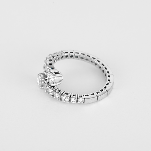 Bague jonc ouvert en or blanc et diamants