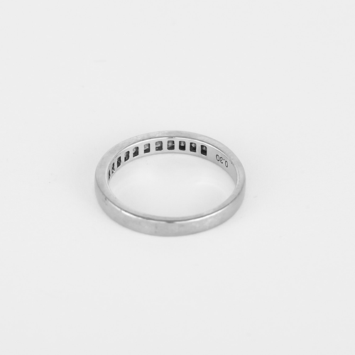 49 Demie alliance en or blanc, diamants de taille princesse  : 0,20 carat 58 Facettes DV34030-15