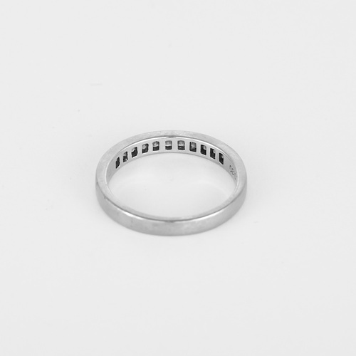 49 Demie alliance en or blanc, diamants de taille princesse  : 0,20 carat 58 Facettes DV34030-15
