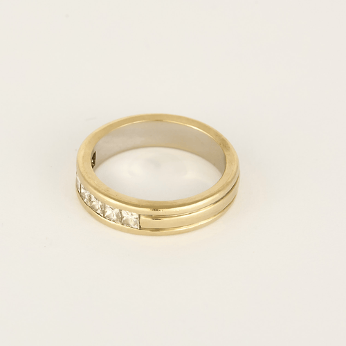 53 Élégante demie alliance en or jaune et diamants de taille princesse : 0,15 carat 58 Facettes DV34030-14