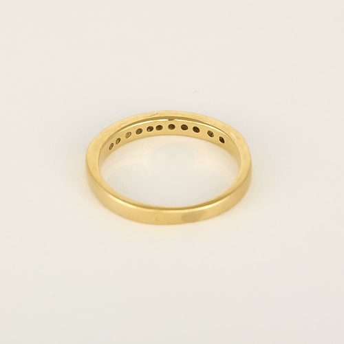 54 Demie alliance en or jaune, diamants de taille princesse 58 Facettes DV34030-16