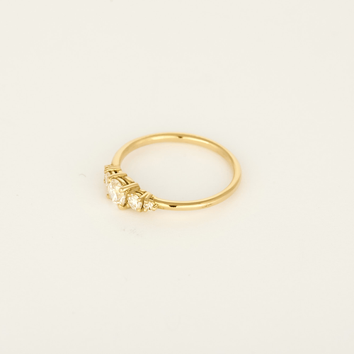 Élégante bague en or jaune 18k Diamants